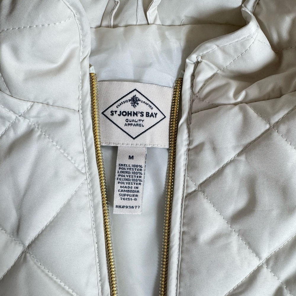 St. John's Bay Off-White Quilted Vest with Gold Zipper - Picture 5 of 7